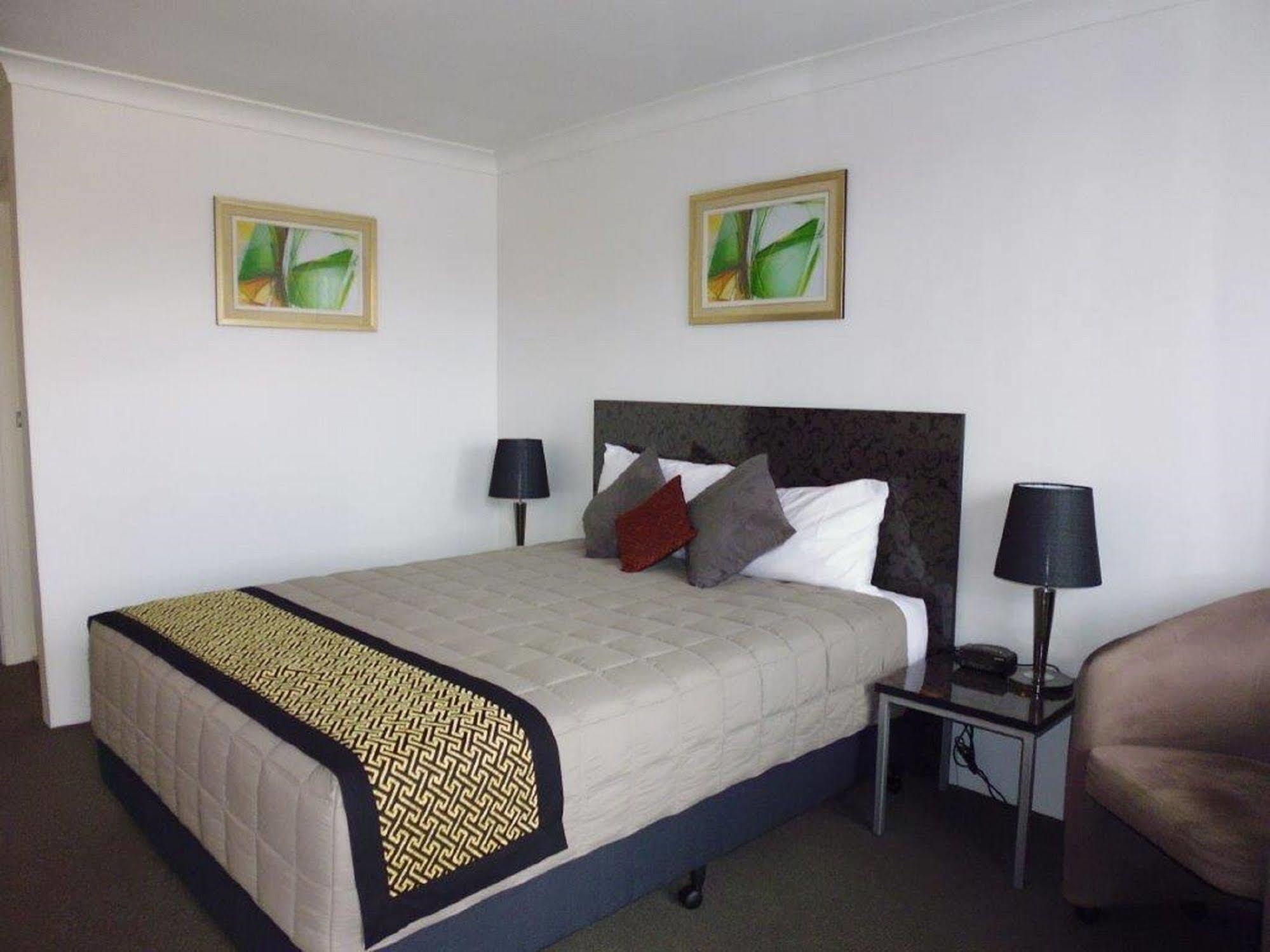 Burke & Wills Motor 4* Kingaroy